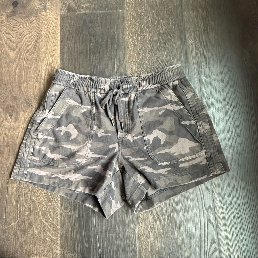 Athleta Gray Farallon Shorts